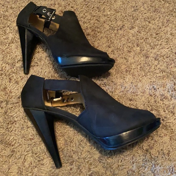 Michael Kors leather shoes - Picture 2 of 3